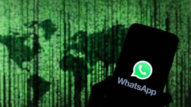 Risiko Penggunaan Social Spy WhatsApp