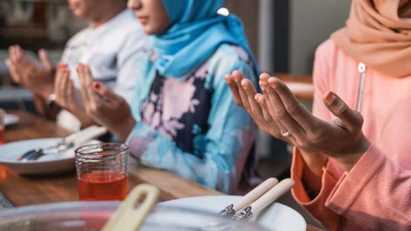 Berbagai Versi Doa Berbuka Puasa Ramadhan Beserta Artinya