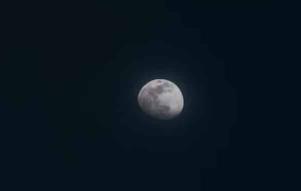 ilustrasi gerhana bulan penumbra