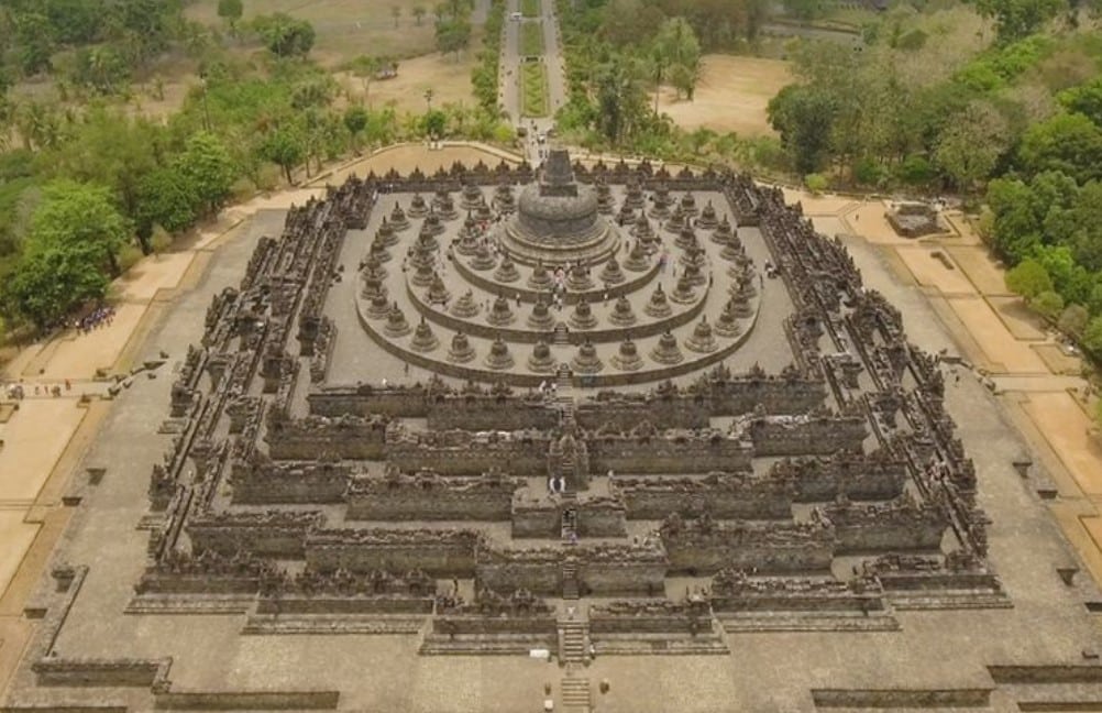 penampakan Candi Borobudur