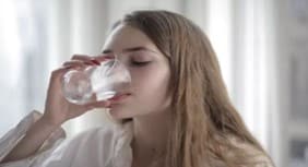 manfaat meminum air putih